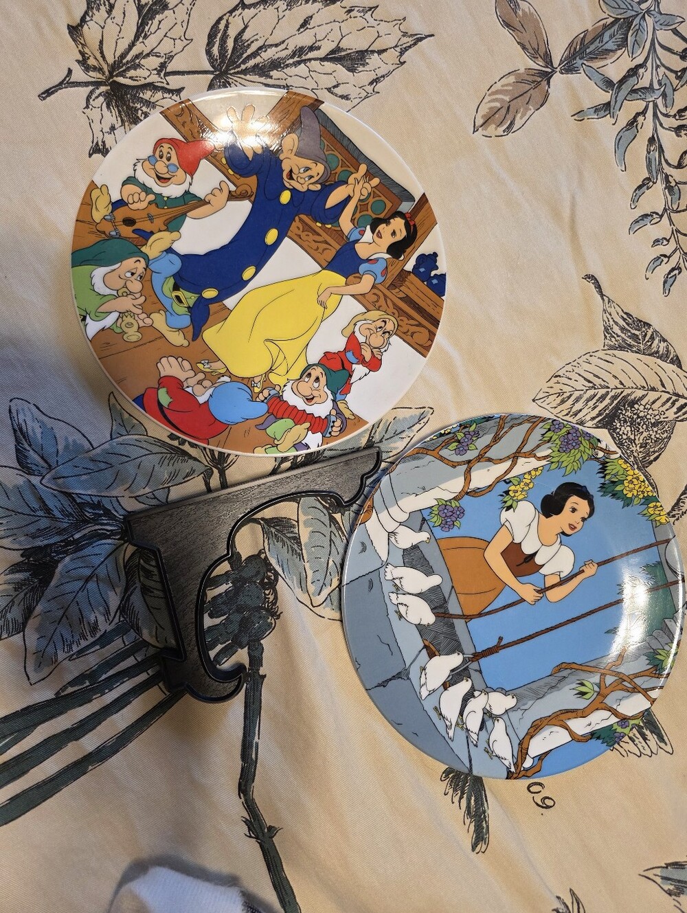 Vintage Disney Collection Snow White Limited Edition Collector Plates Set of 2